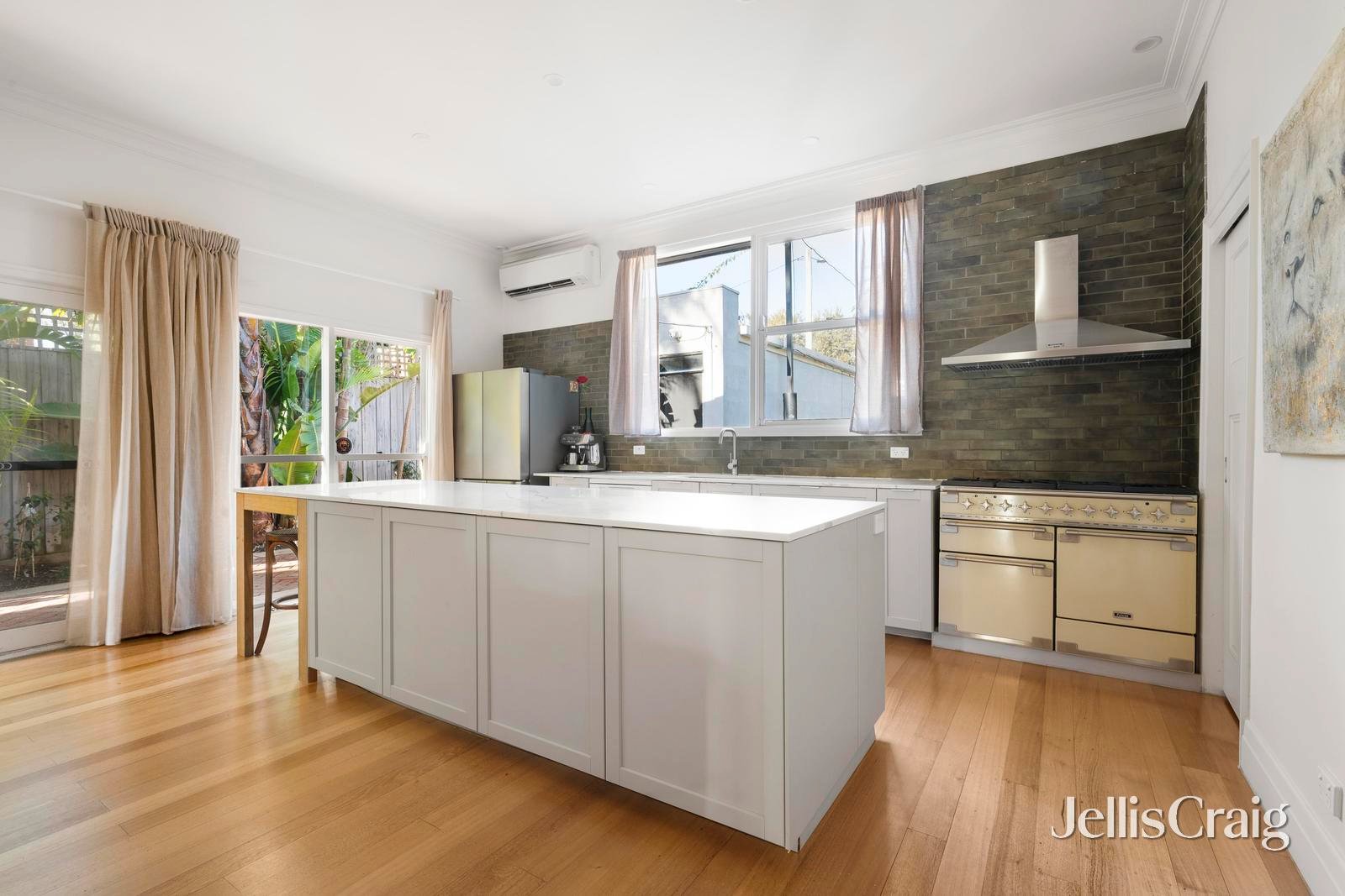 32 Marine Parade, St&nbsp;Kilda image 9