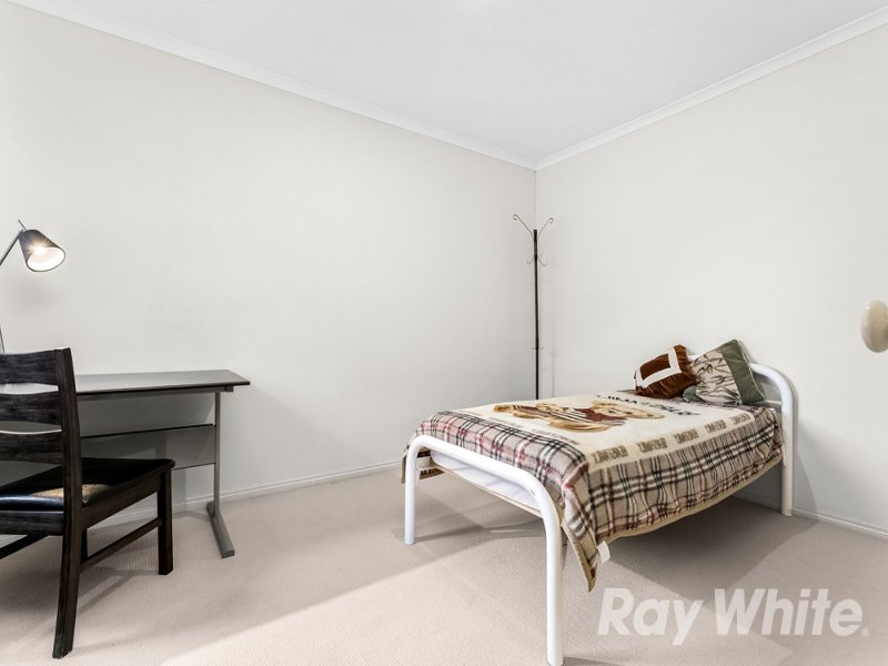 3/2 McKelvie Court, Glen Waverley image 8