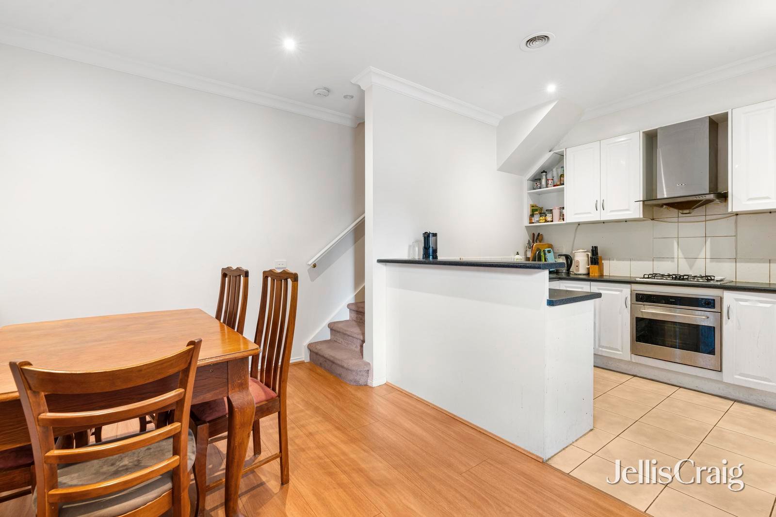 3/2 Mckelvie Court, Glen&nbsp;Waverley image 2