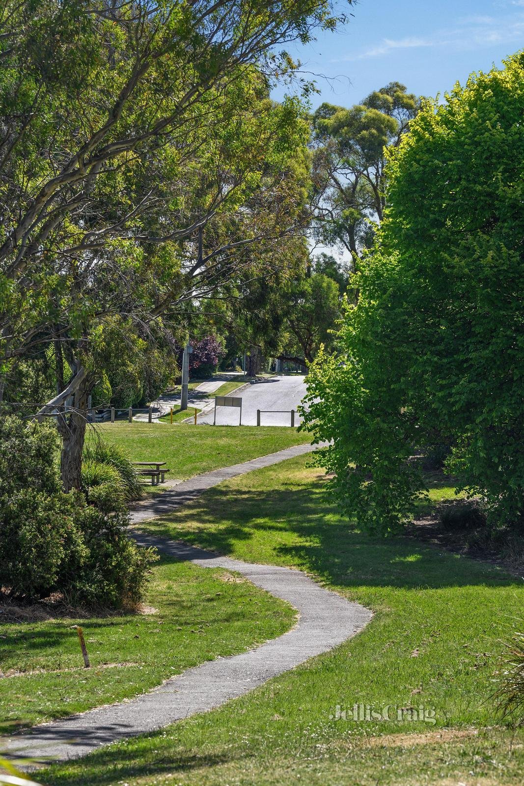 32 Meadowlark Lane, Mooroolbark image 11