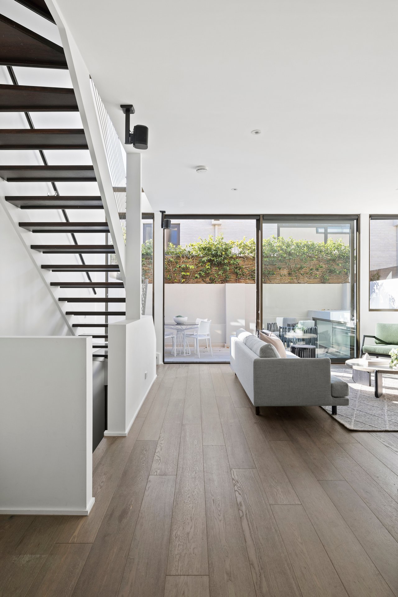 3/2 Mercer Road, Armadale image 5