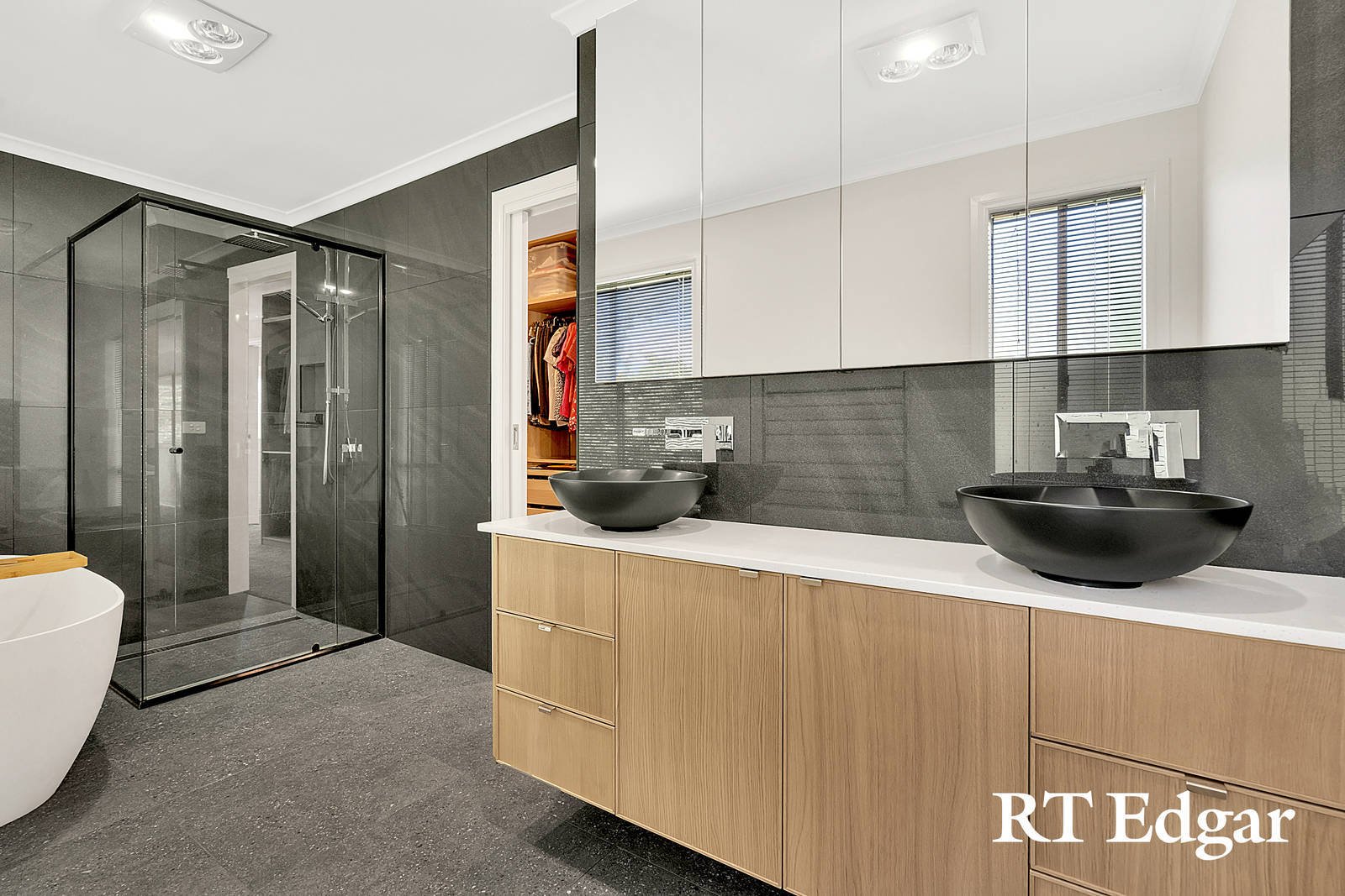 Property Gallery Thumbnail 8