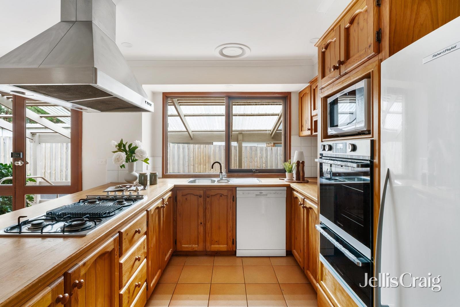 32 Napier Crescent, Montmorency image 3