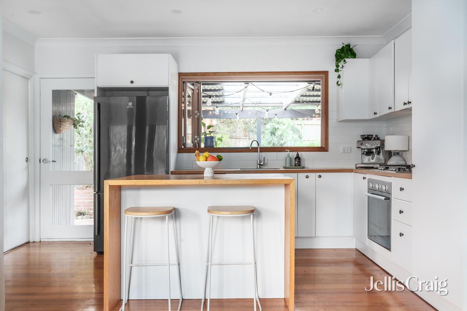 32 Nell Street, Greensborough image 5