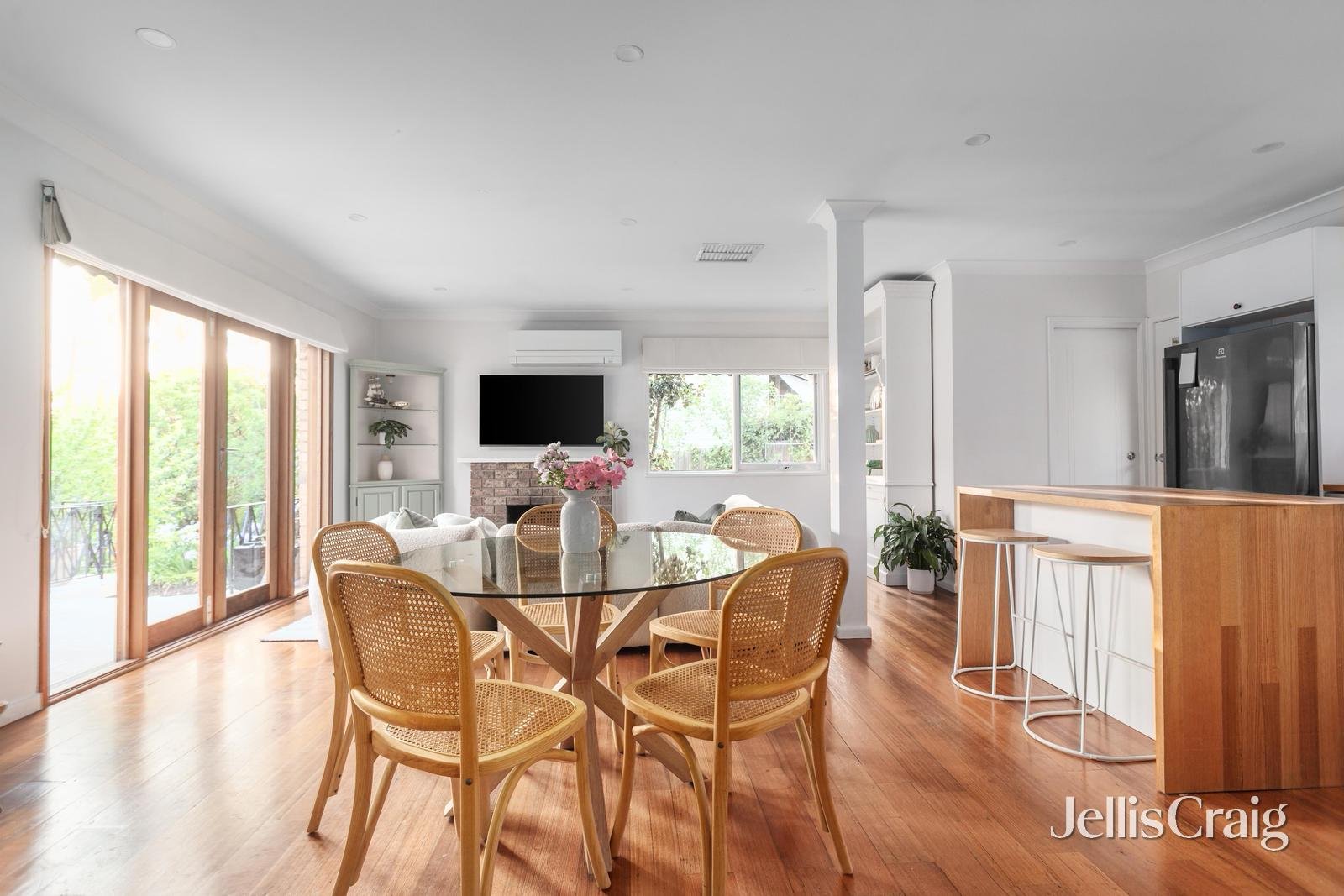 32 Nell Street, Greensborough image 7