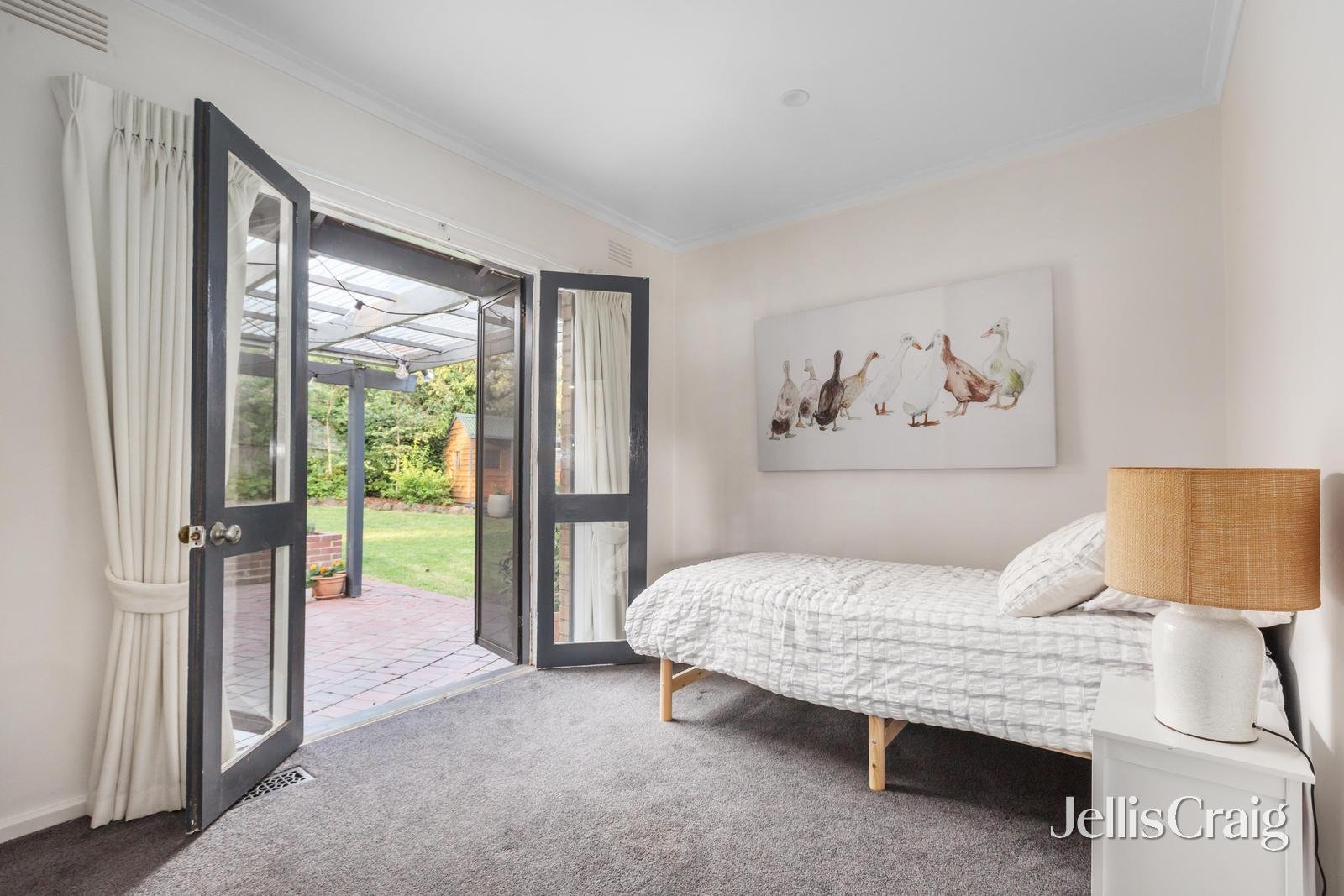 32 Nell Street, Greensborough image 11
