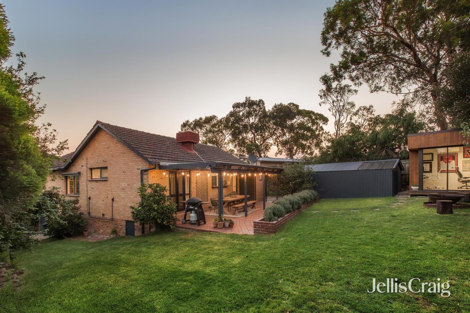 32 Nell Street, Greensborough image 14