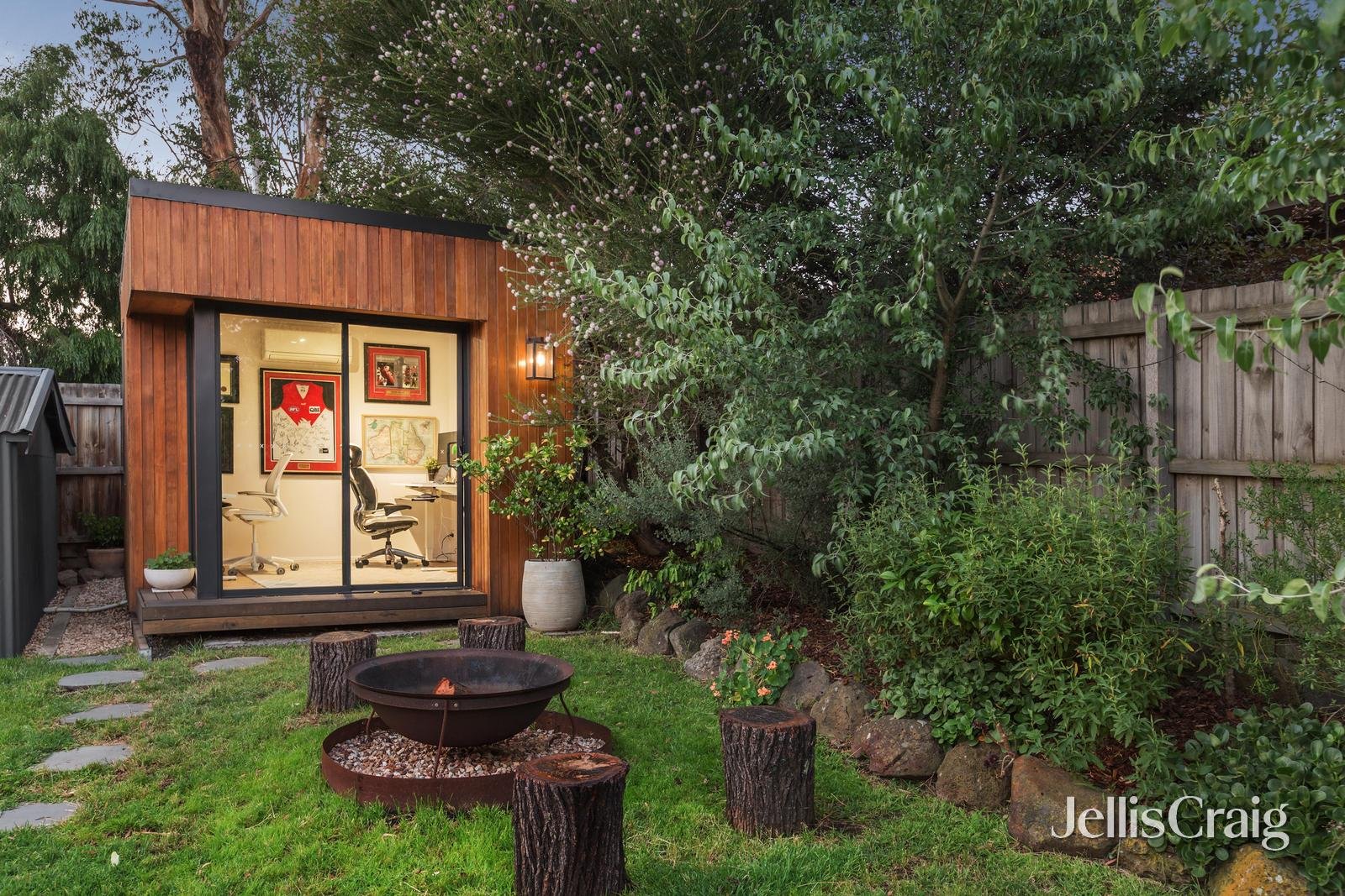 32 Nell Street, Greensborough image 15