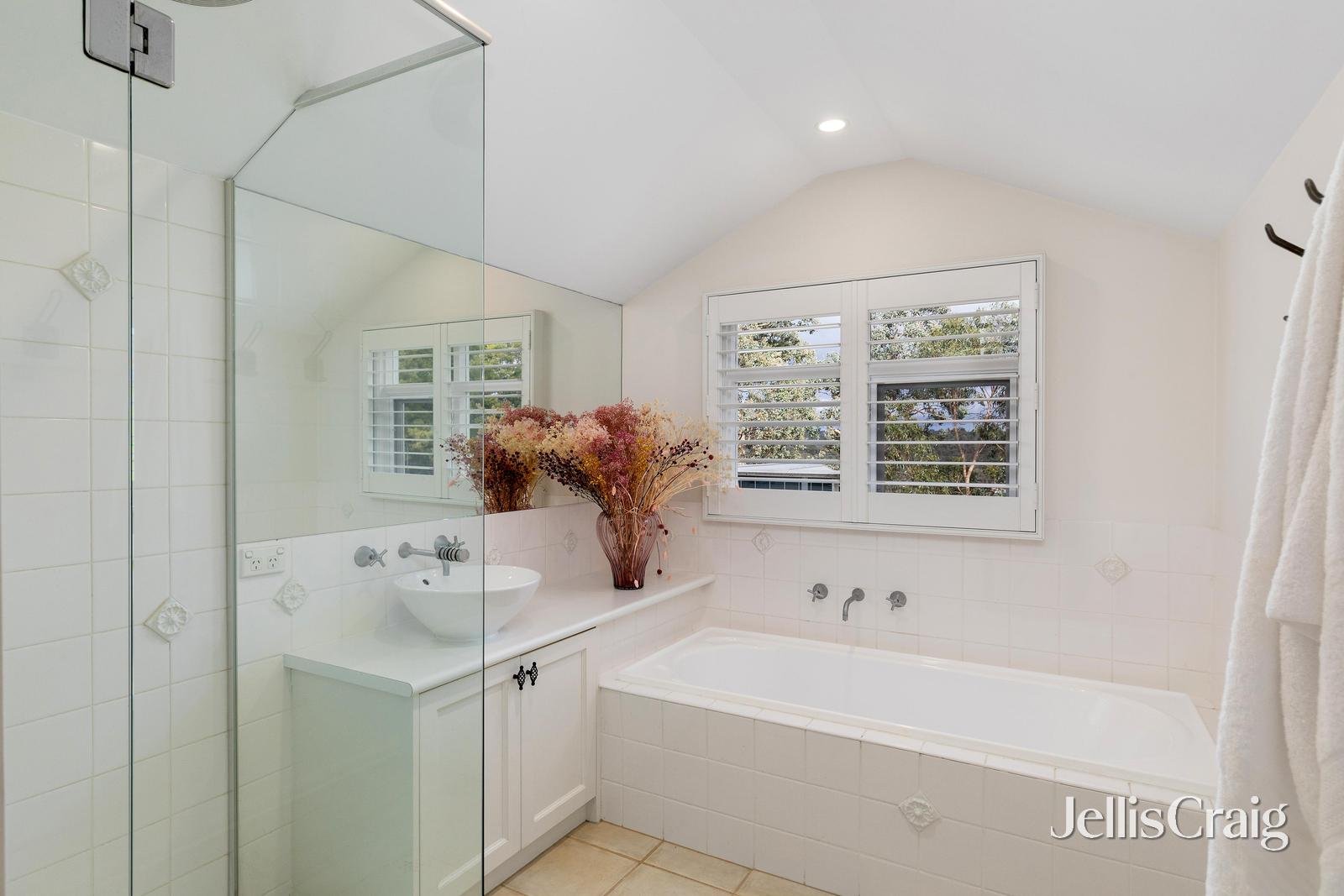 32 Osborne Road, North&nbsp;Warrandyte image 17