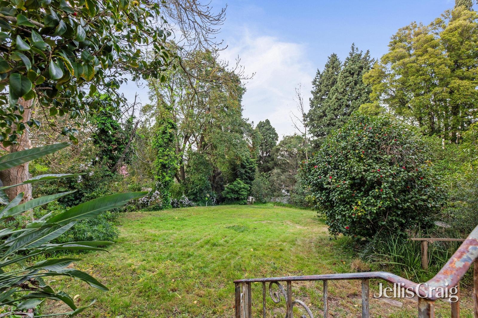 32 Outlook Drive, Eaglemont image 2