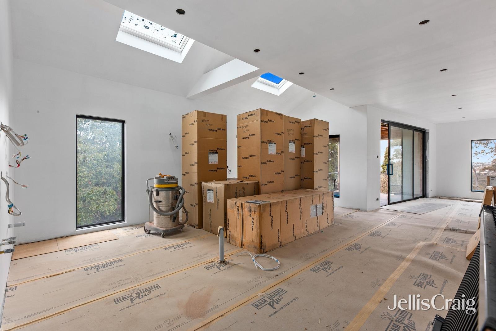 32 Outlook Drive, Eaglemont image 6