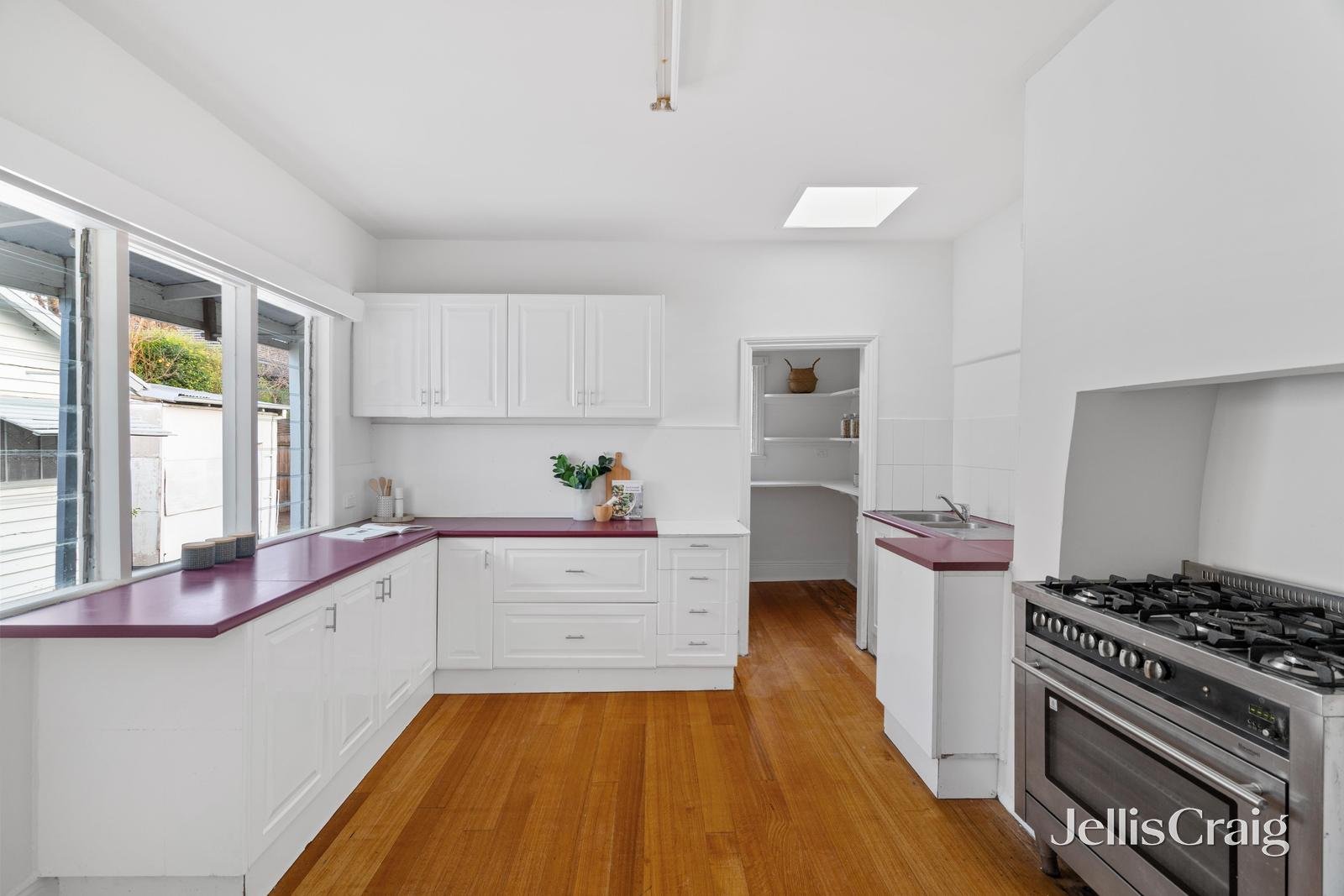 32 Oxley Road, Hawthorn image 8