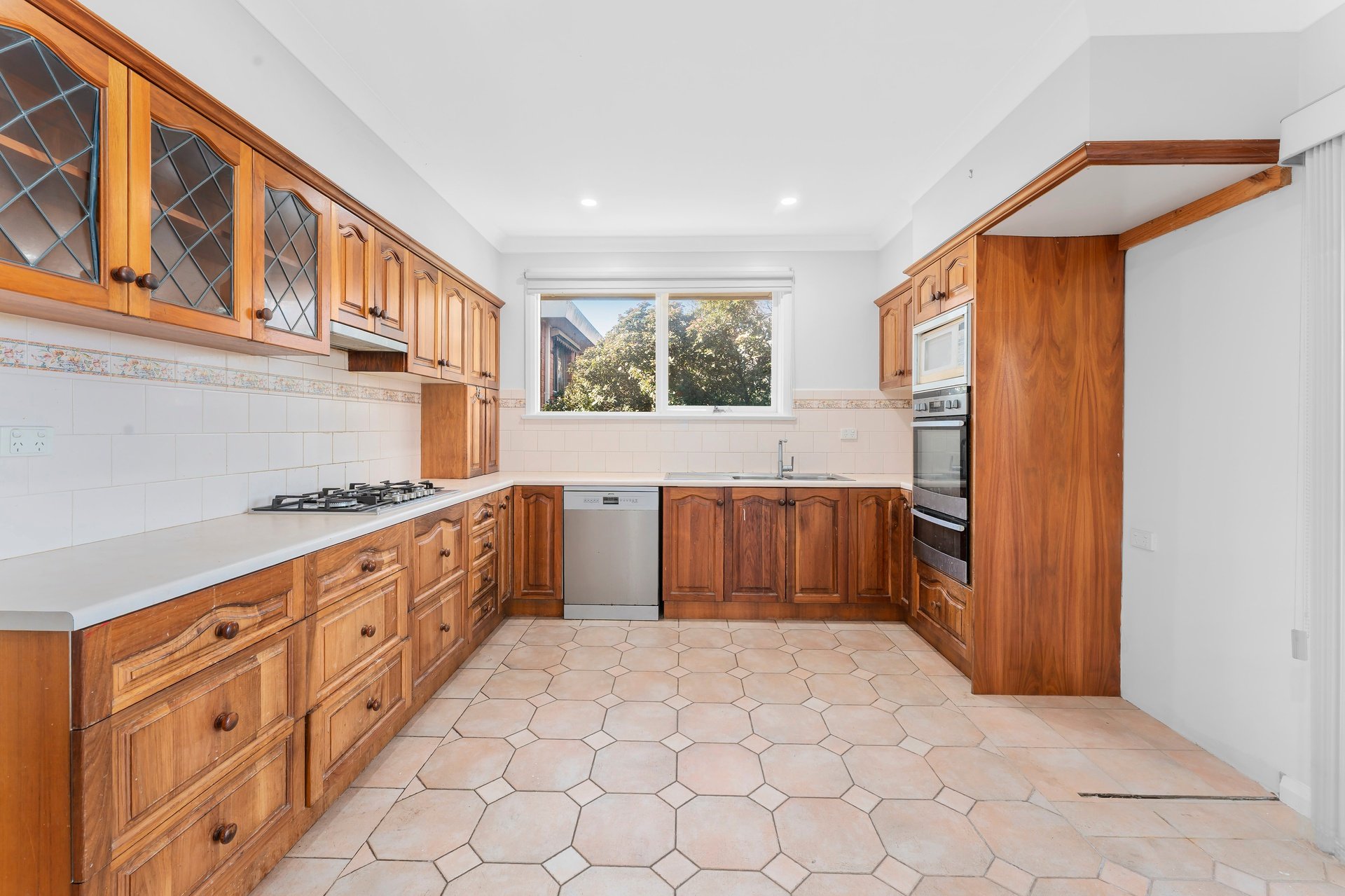 32 Philip Avenue, Doncaster image 3