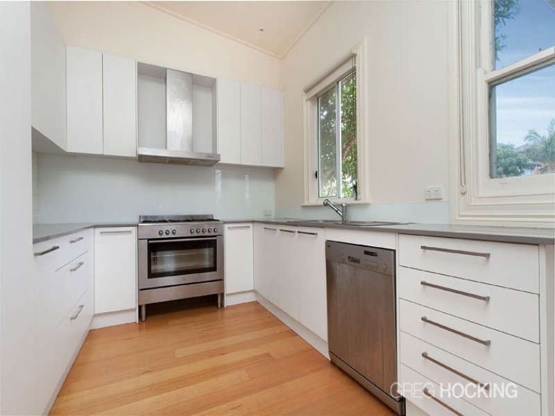 32 Railway Crescent, Williamstown image 3