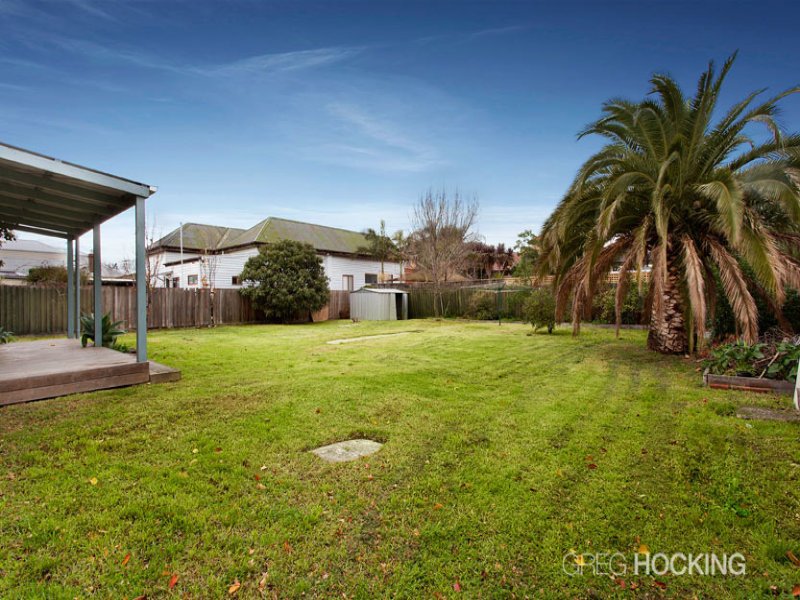 32 Railway Crescent, Williamstown image 9