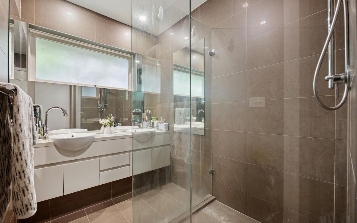 3/2 Raynes Street, Balwyn image 7