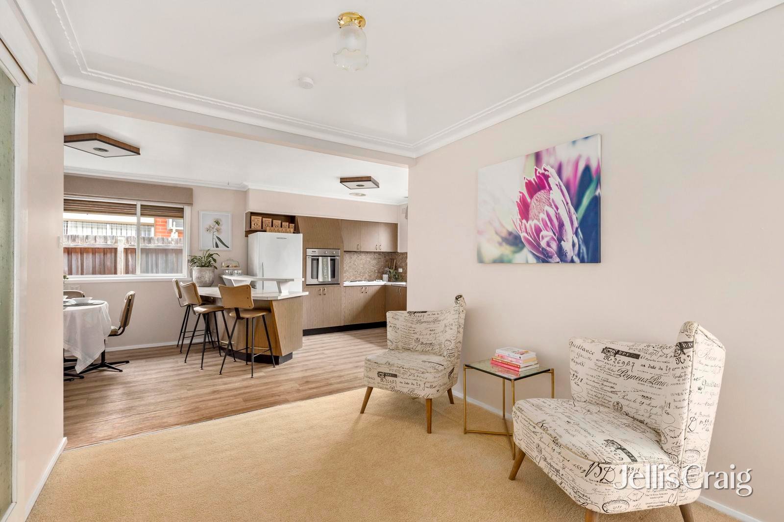 32 Riviera Road, Avondale Heights image 4