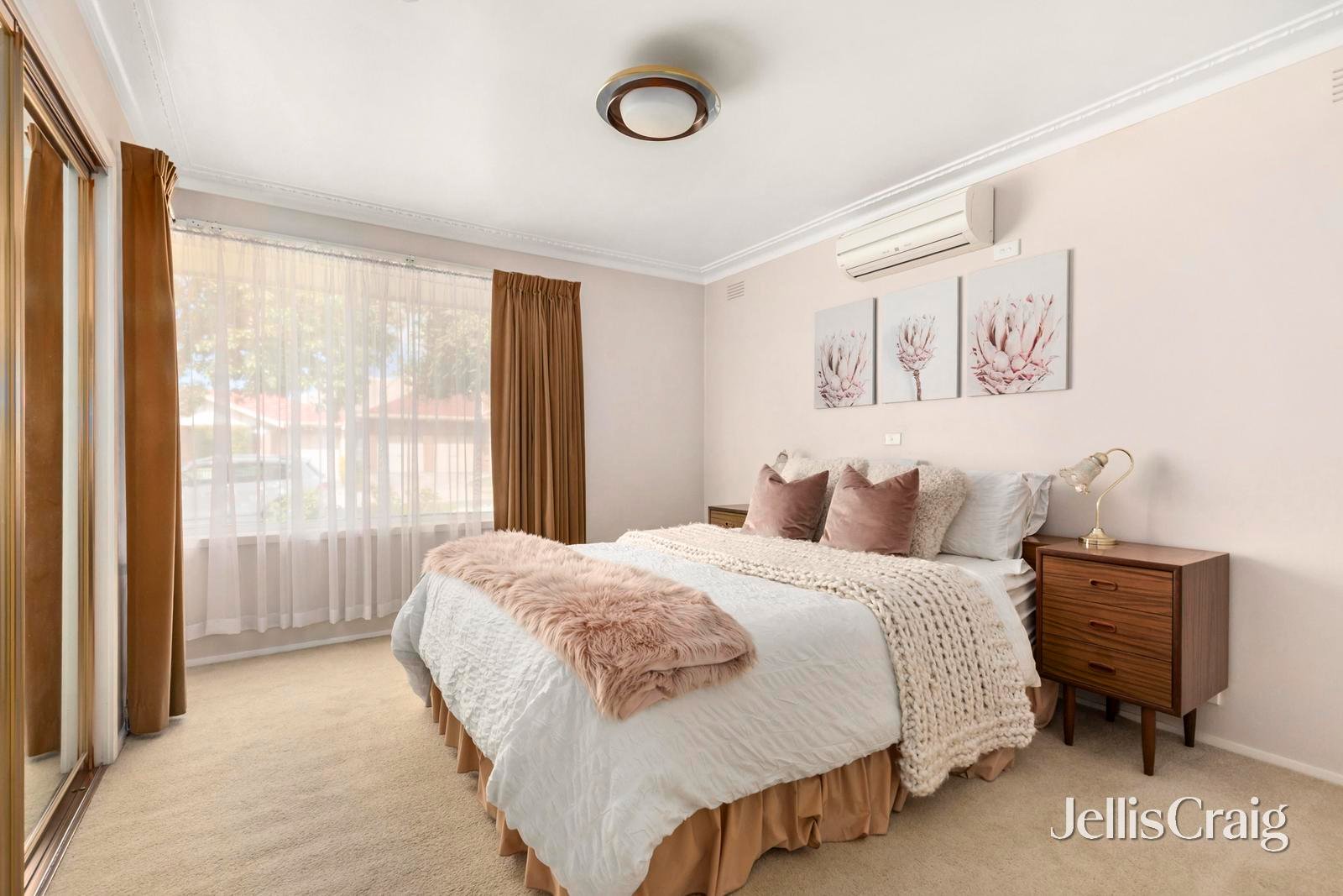 32 Riviera Road, Avondale Heights image 6
