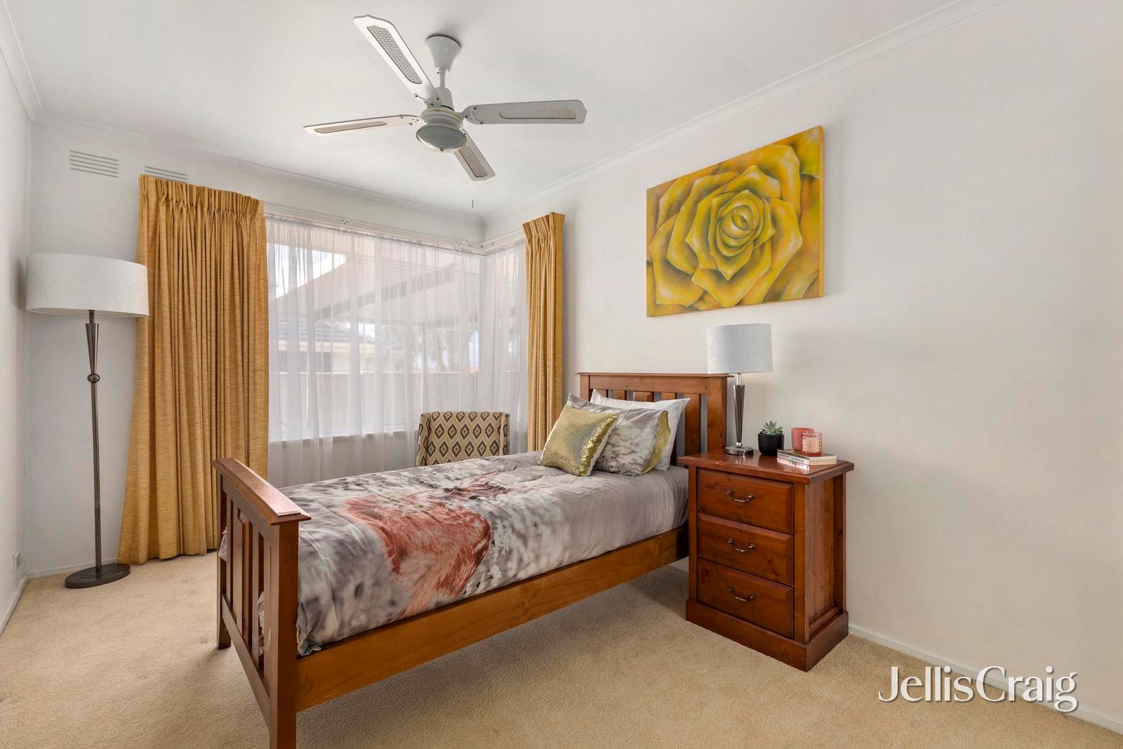 32 Riviera Road, Avondale Heights image 8