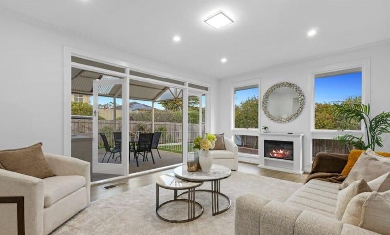 32 Roberts Street, Glen&nbsp;Waverley image 1