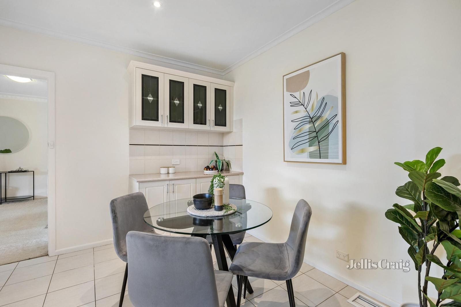 32 Roberts Street, Glen Waverley image 4