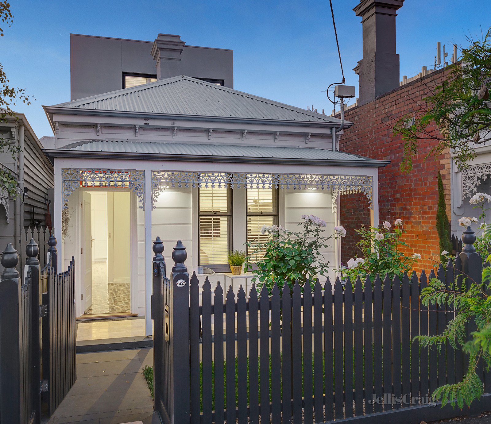 32 Sercombe Grove, Hawthorn image 1