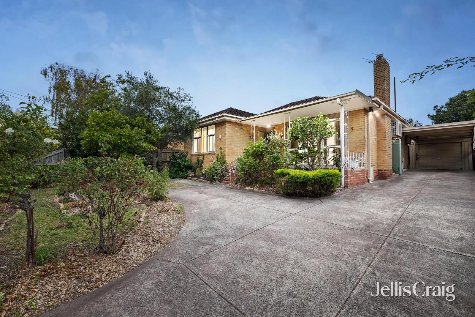 32 Shafer Road, Blackburn&nbsp;North image 1
