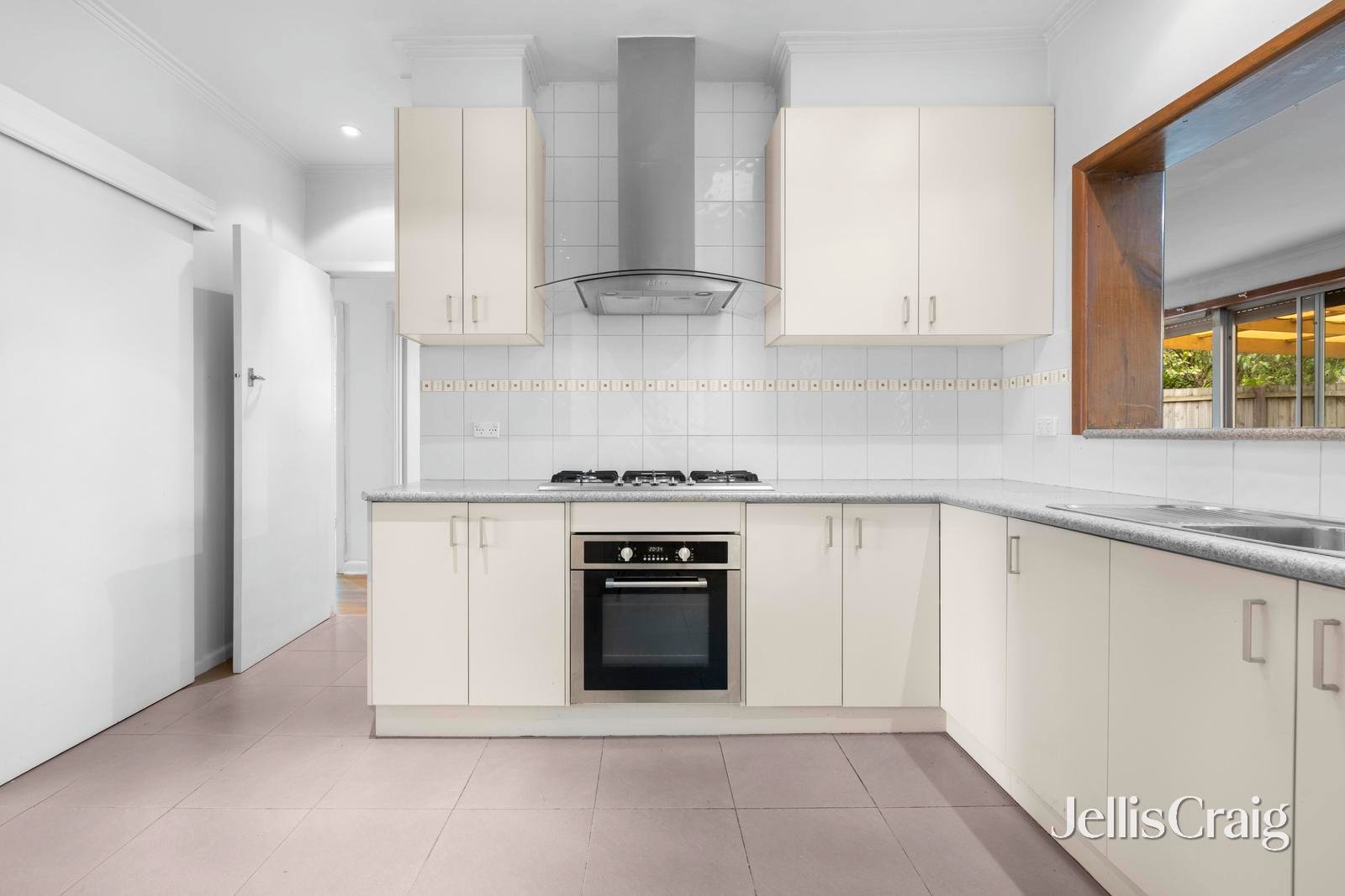 32 Shafer Road, Blackburn&nbsp;North image 2