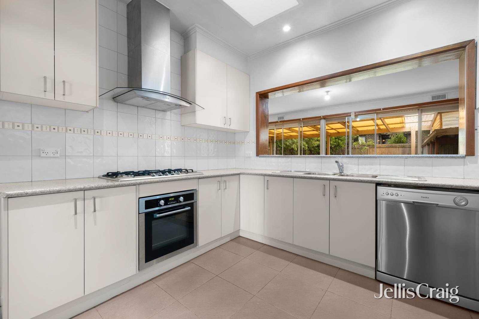 32 Shafer Road, Blackburn&nbsp;North image 3