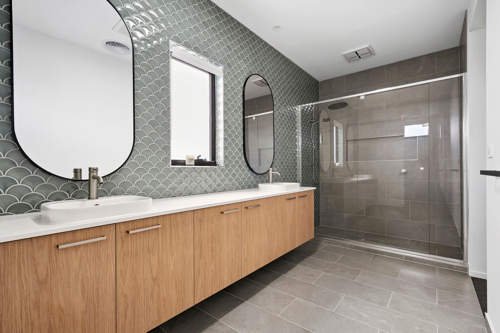 32 Sian Circuit, Waurn Ponds image 3