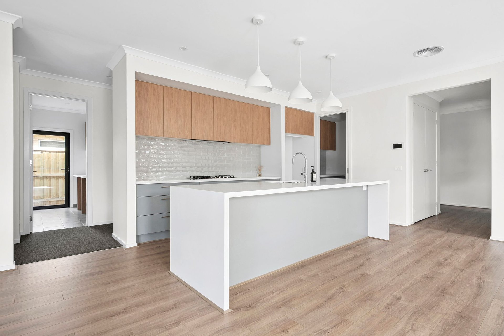 32 Sian Circuit, Waurn Ponds image 7