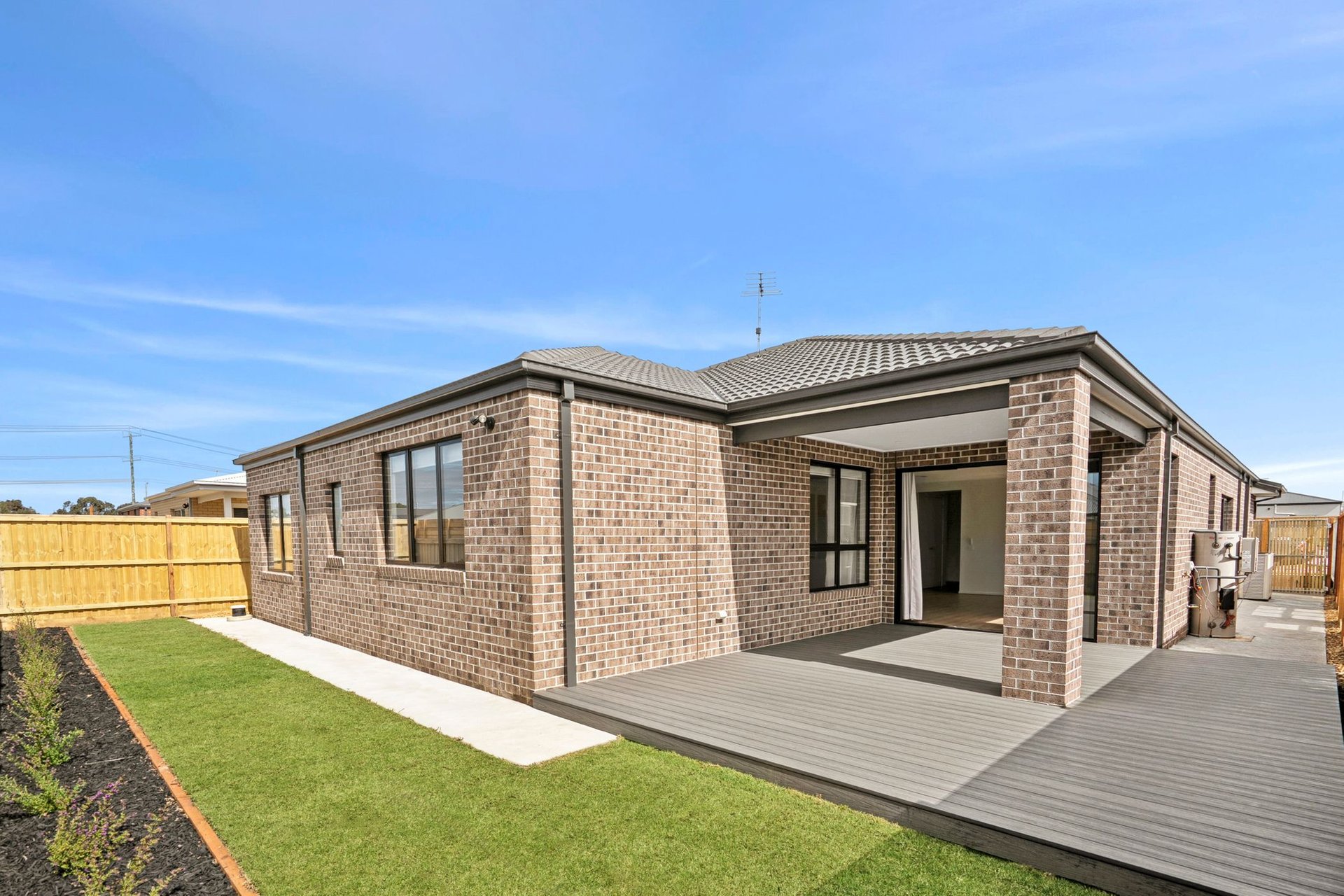 32 Sian Circuit, Waurn Ponds image 10
