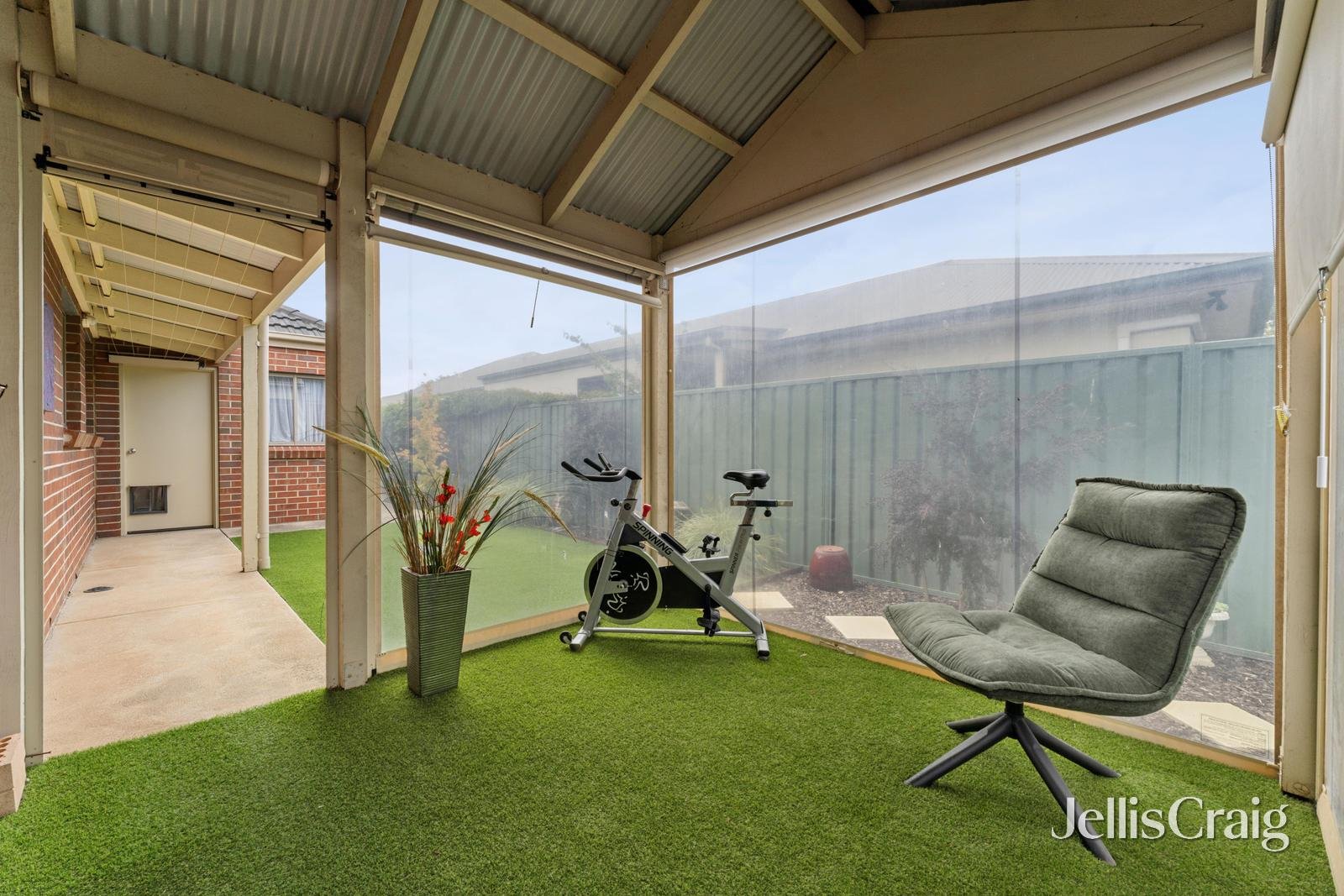 32 St Andrews Place, Lake Gardens image 7