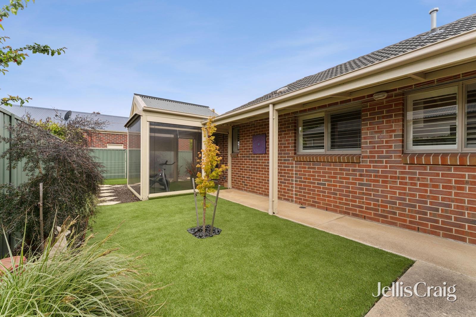 32 St Andrews Place, Lake Gardens image 16