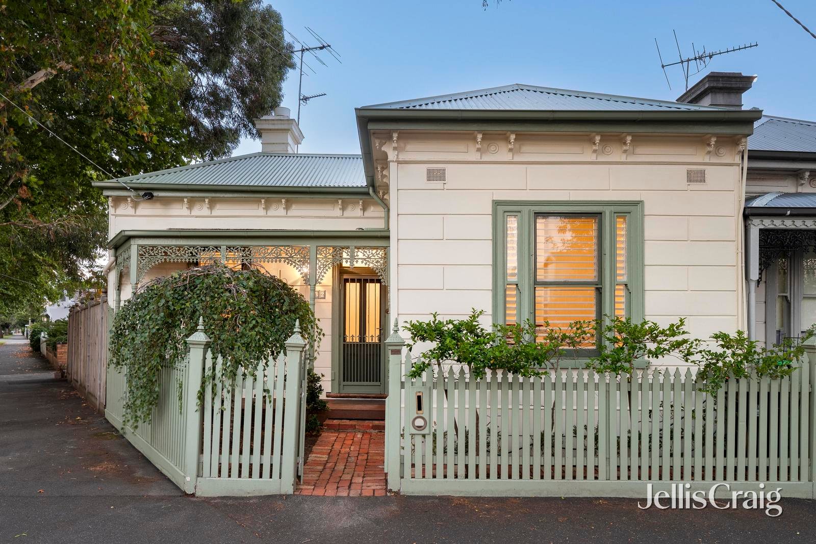 32 St Vincent Street, Albert&nbsp;Park image 1