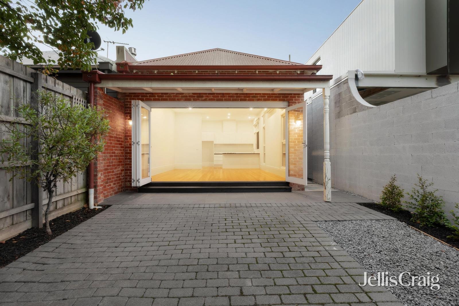 32 Stanhope Street, Armadale image 2
