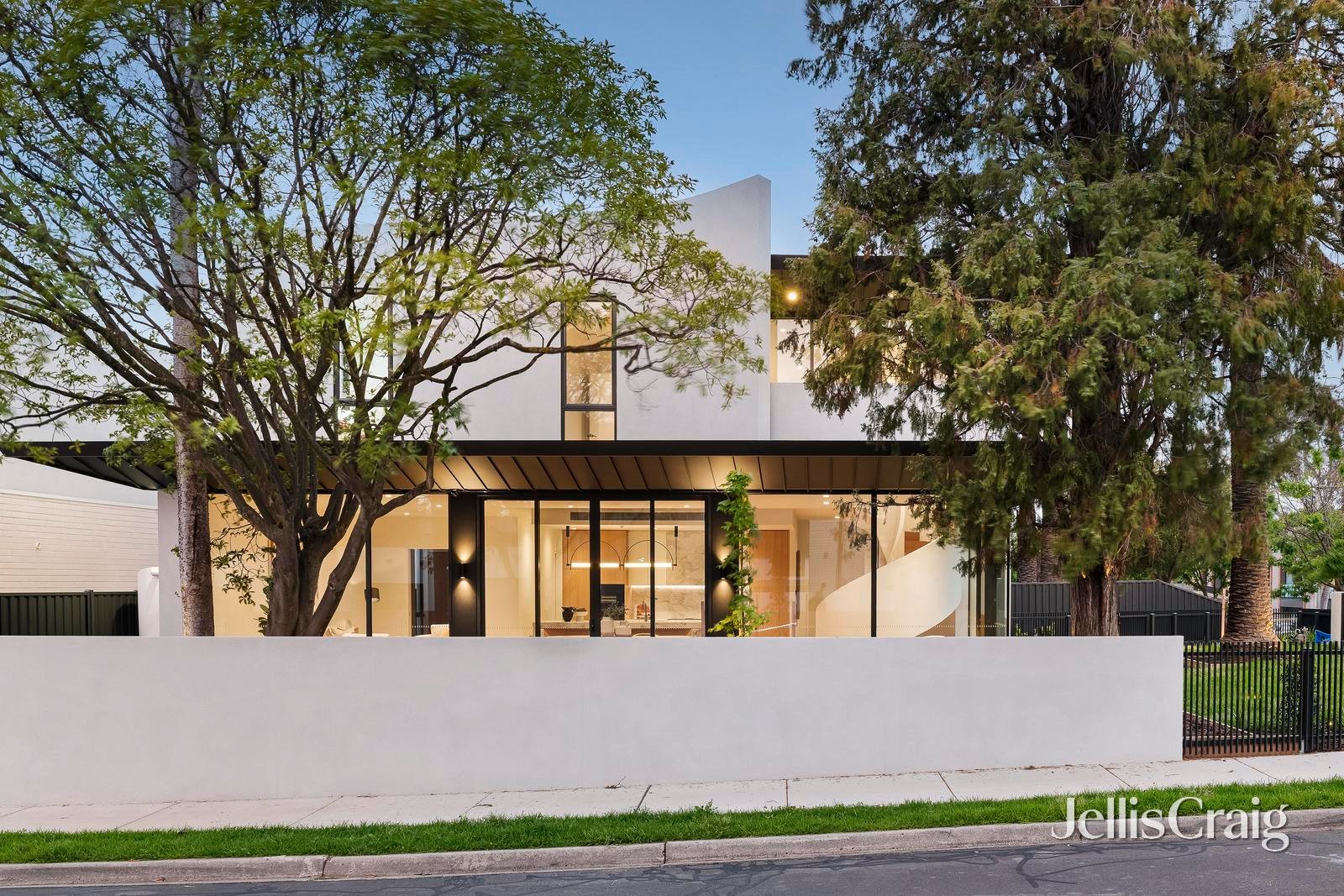 32 Strabane Avenue, Mont&nbsp;Albert&nbsp;North image 2