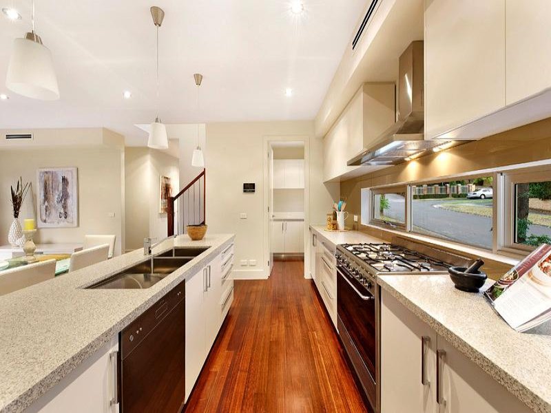 32 Sunburst Avenue, Balwyn North image 5
