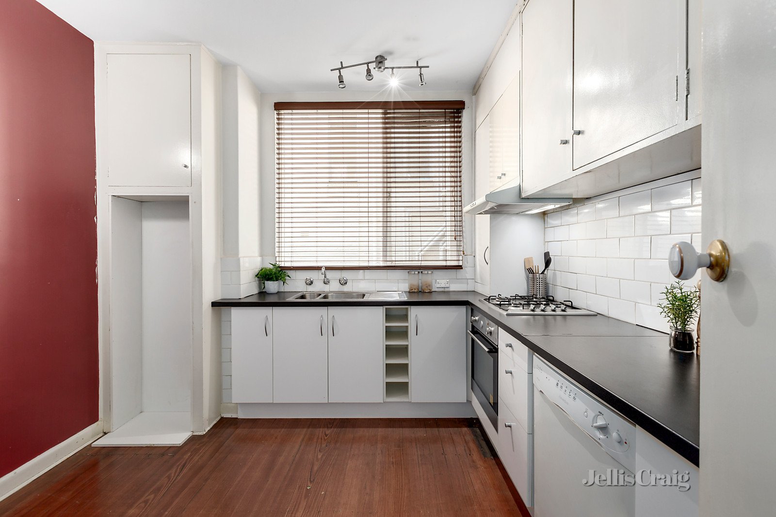 3/2 The Avenue, Prahran image 3