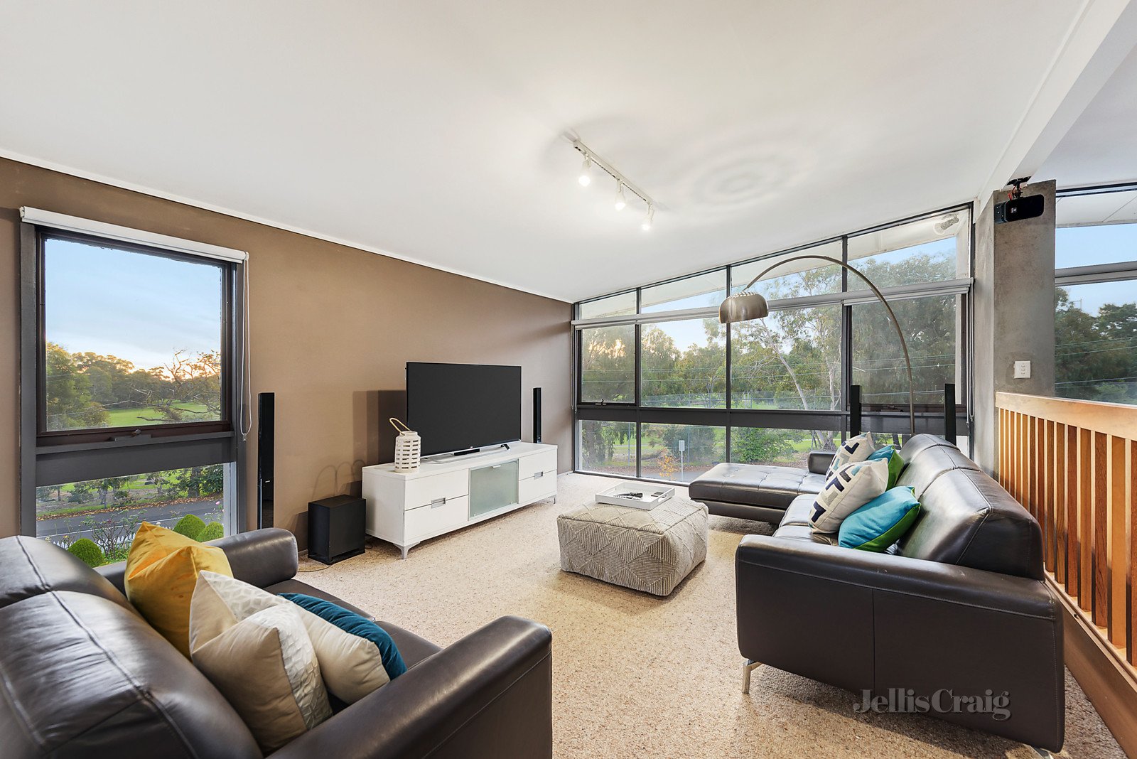 32 The Boulevard, Malvern East image 2