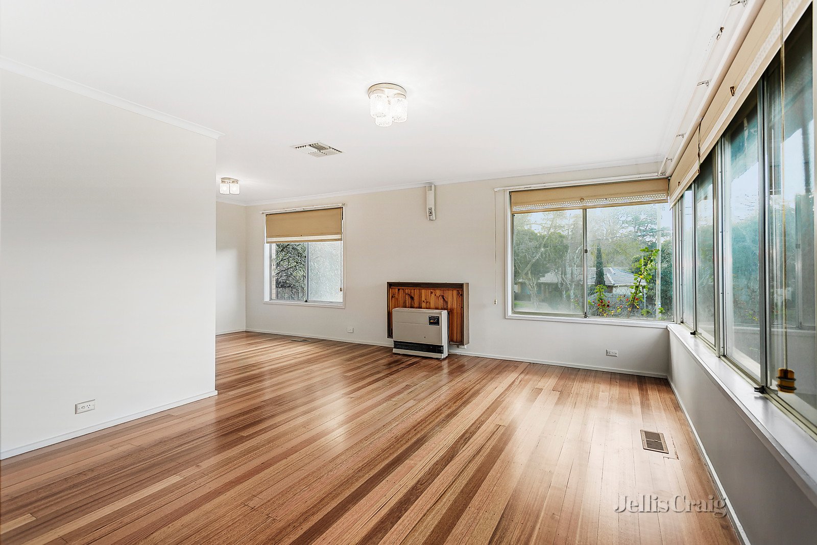 32 Towerhill Drive, Ringwood image 3