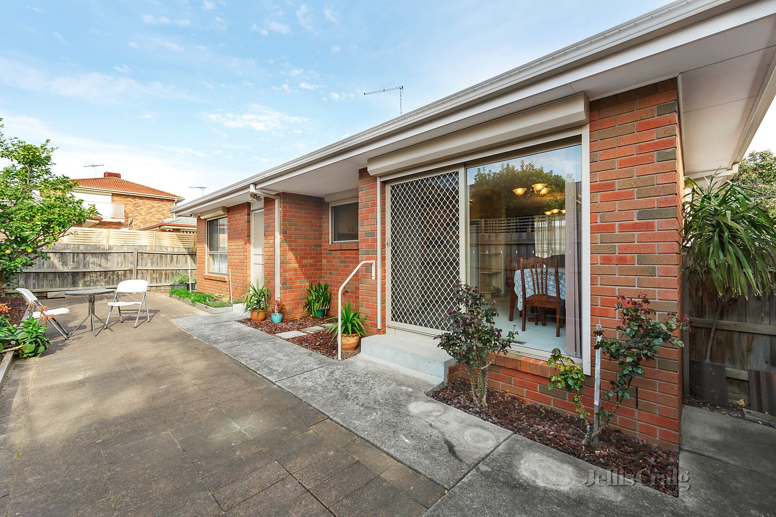 3/2 Tucker Road, Bentleigh image 1