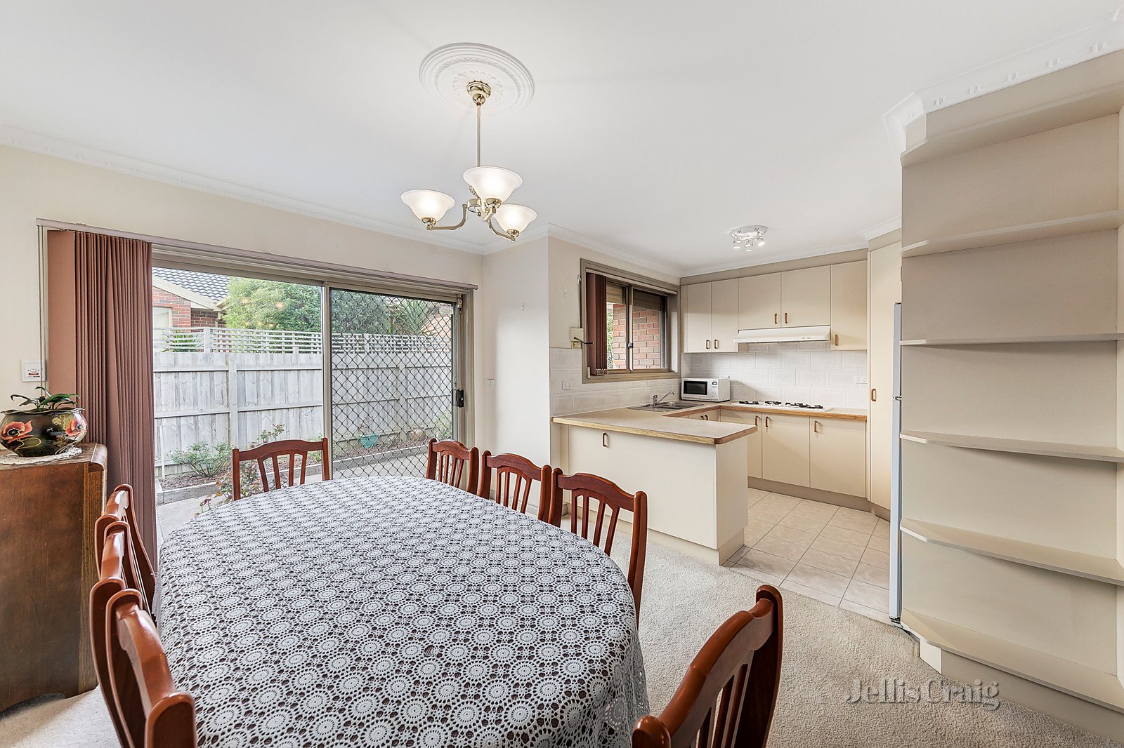 3/2 Tucker Road, Bentleigh image 3