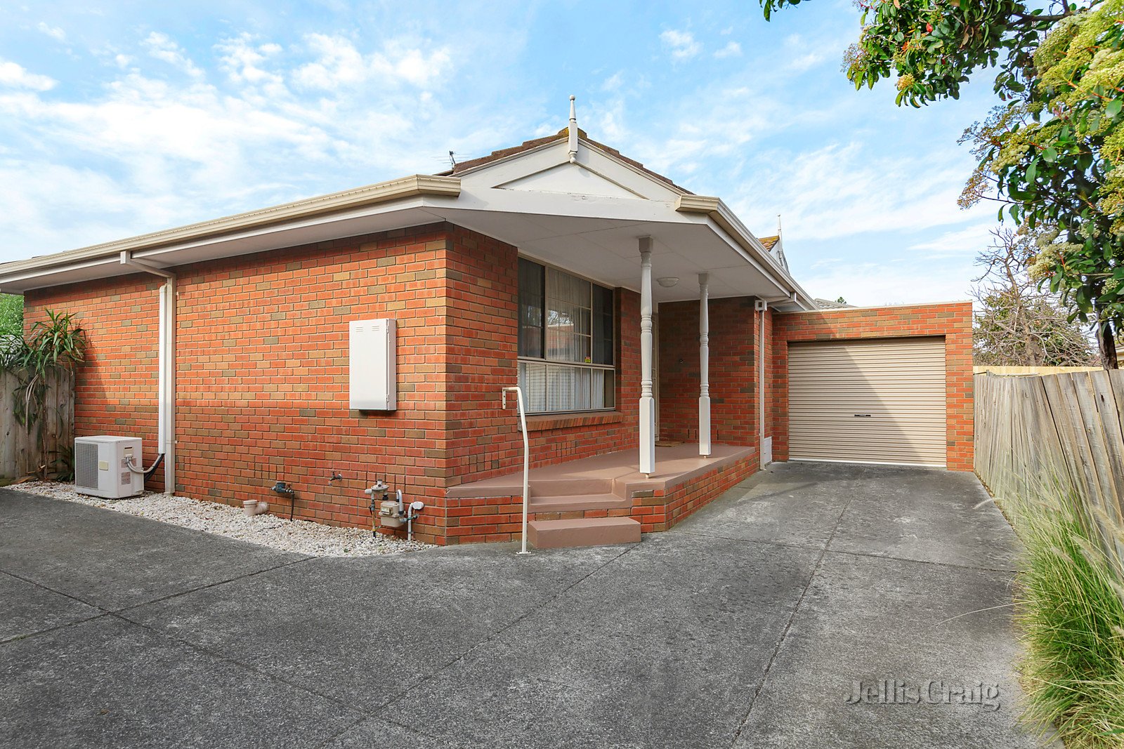 3/2 Tucker Road, Bentleigh image 7