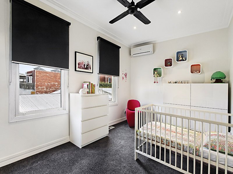 3/2 Vautier Street, Elwood image 6