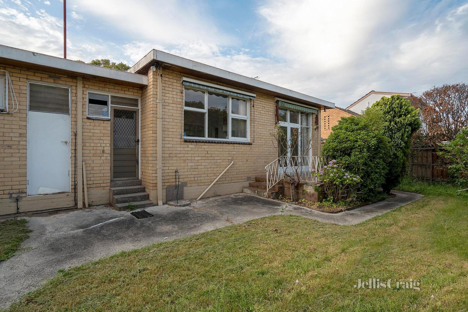 32 Violet Grove, Kew East image 10