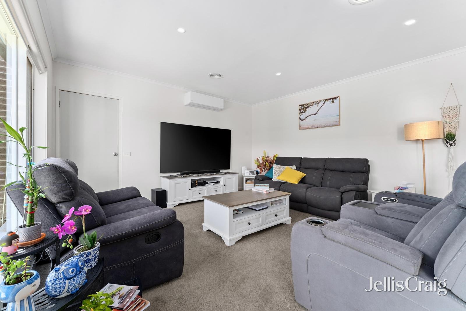 32 Warburton Drive, Lucas image 4