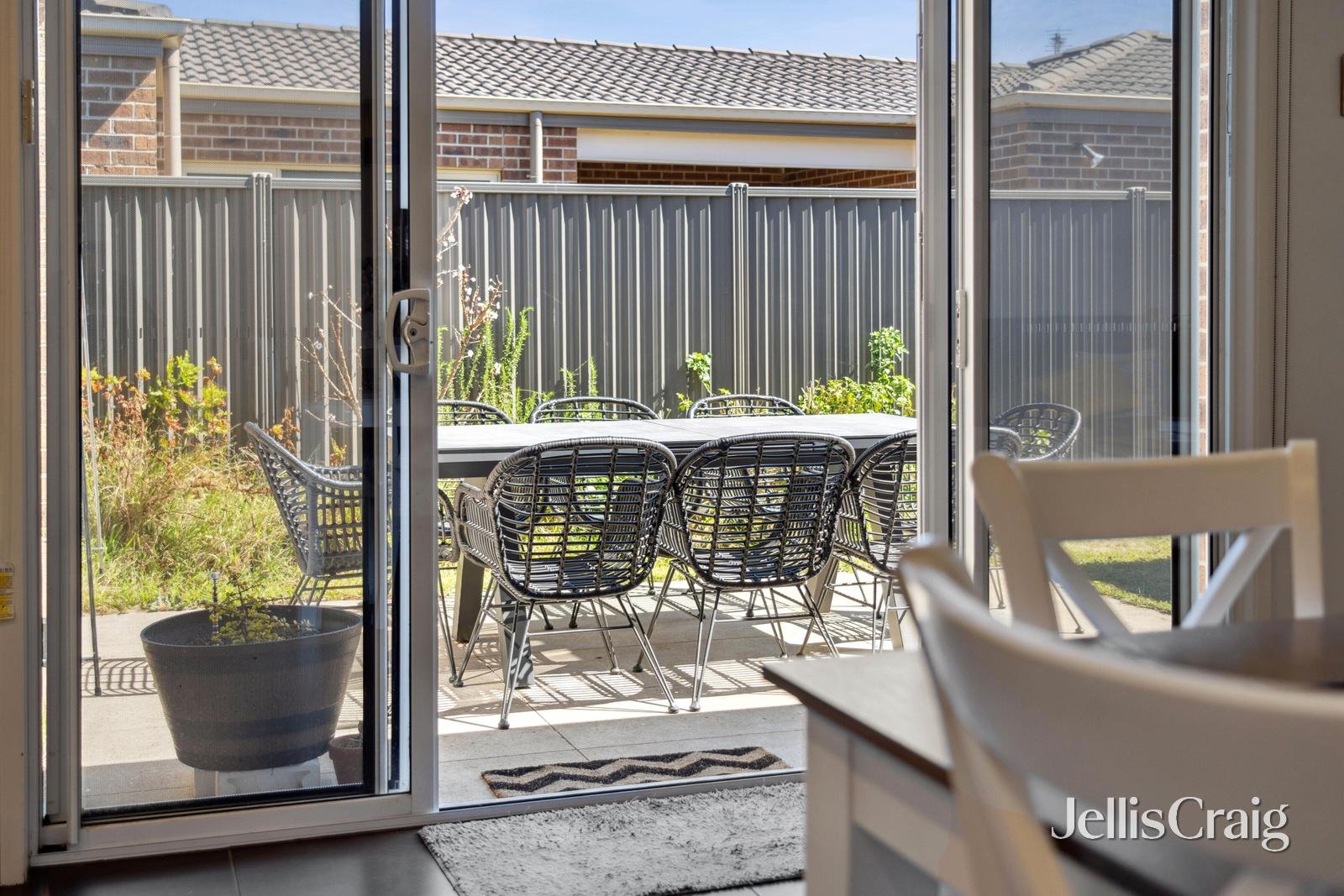 32 Warburton Drive, Lucas image 5