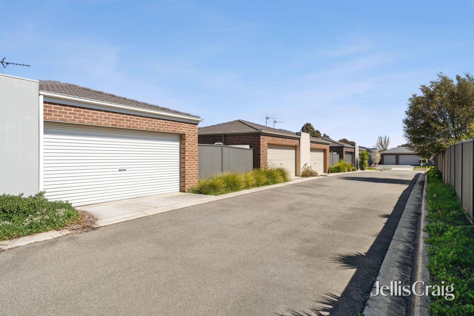 32 Warburton Drive, Lucas image 7