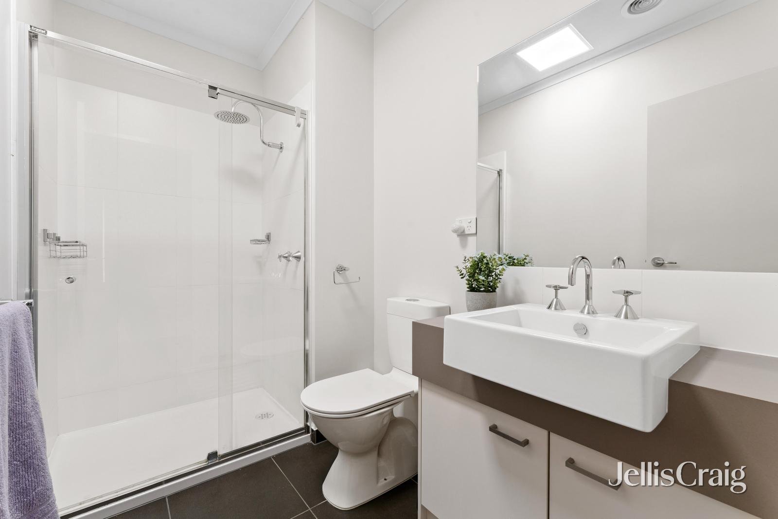 32 Warburton Drive, Lucas image 10